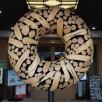 국무회의는 정부의 권한에 속하는 중요한 정책을 심의한다